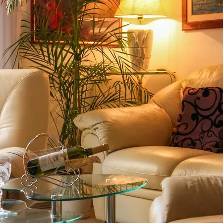 Duplex 3 With Garden And Garage Near To Appartement *