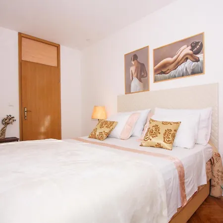 شقة Duplex 3 With Garden And Garage Near To