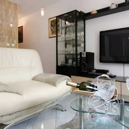 Duplex 3 With Garden And Garage Near To سبليت