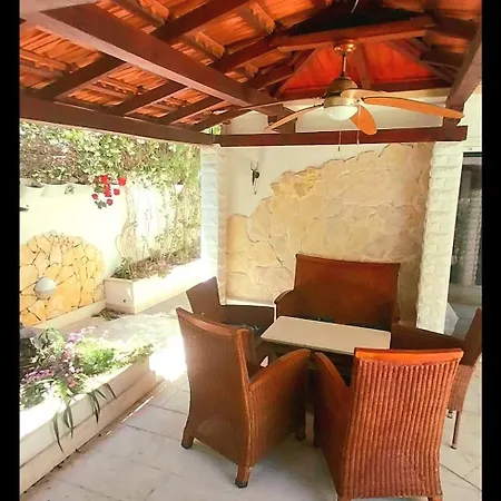 Duplex 3 With Garden And Garage Near To * سبليت