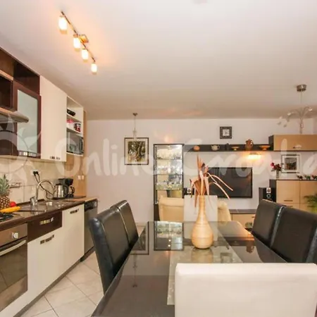 Duplex 3 With Garden And Garage Near To