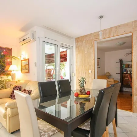 Duplex 3 With Garden And Garage Near To *